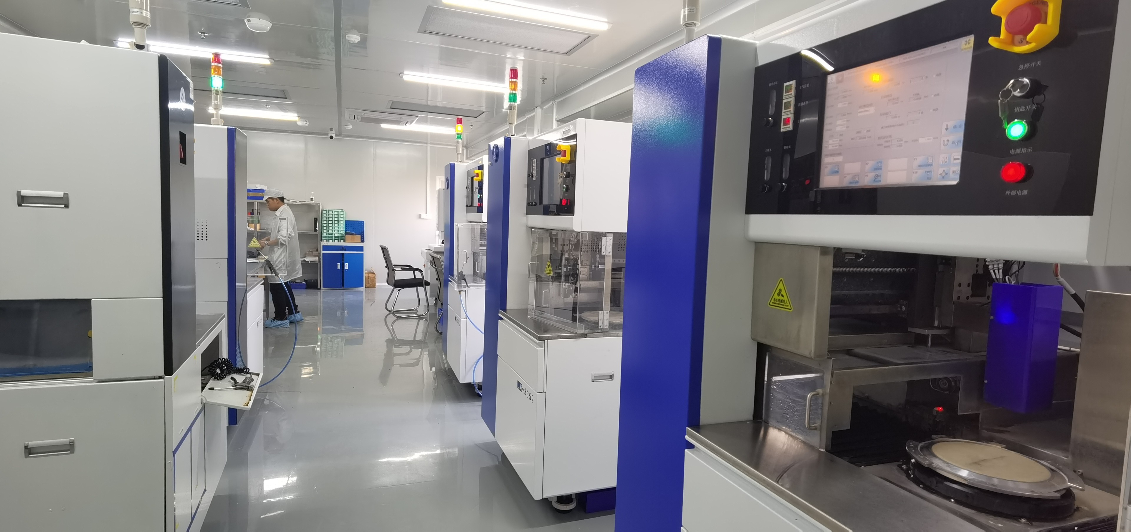 精密切割技術(shù)突破：博捷芯國(guó)產(chǎn)劃片機(jī)助力玻璃基板半導(dǎo)體量產(chǎn)